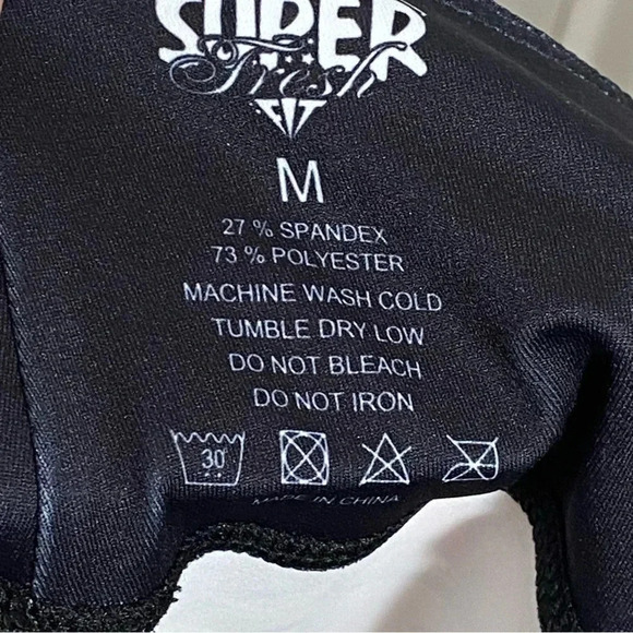 SOLD SuperFresh Wonder Leggings Women’s M Color and Black &White Cartoon Graphic - Picture 10 of 11